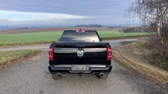 Dodge RAM 1500 Laramie, V8 5,7 HEMI eTorque 4x2 - 5