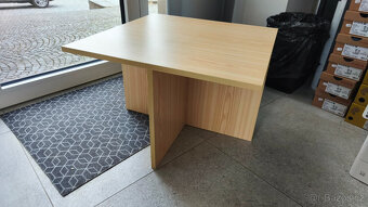 Prodejní stojan + stolek + 2x police - 5