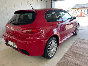 Alfa Romeo 147 GTA 3.2 V6 24V Busso, Manuál - 5