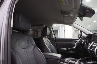 Kia Sorento 1.6 T-GDI 176kW HYBRID 4x4 57tkm Virtual 7-míst - 5