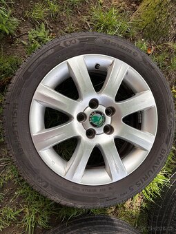Prodám 4 ks kompletních letních 15" kol na Škoda - 5