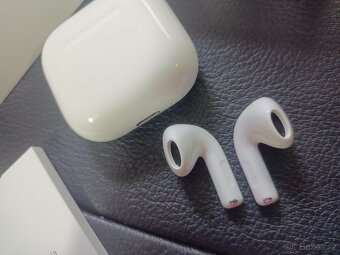 Sluchátka Apple AirPods 4(ANC) (MXP93ZM/A) zánovní - 5