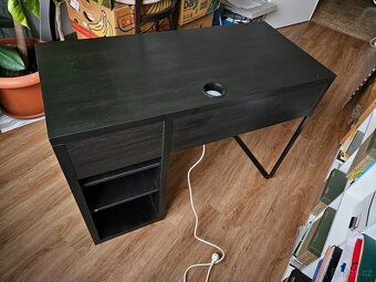 Psací stůl IKEA Micke se skříňkou - 5