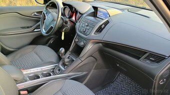 Opel Zafira 1. 4 turbo  7 míst nová cena - 5