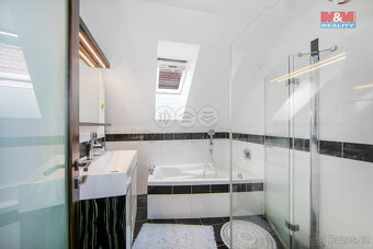 Prodej rodinného domu 269m2+G, pozemek 542m2, v Cheznovicích - 5