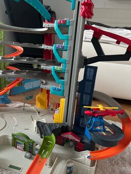 Hotwheels mega garáž - 5