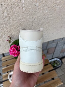Jordan 1 mid legend light brown - 5