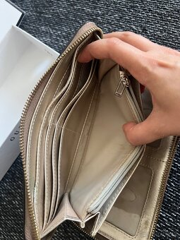 Peněženka Guess s monogramem - 5
