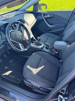 Opel Astra J 1.6 - 5