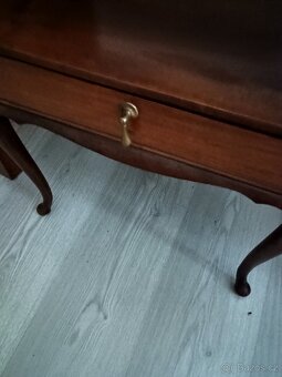 Starožitný malý stolek,komodka - 5