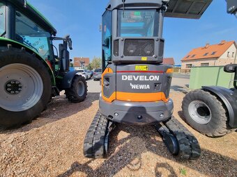 Minirypadlo Develon DX35-7 - 5
