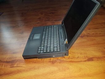 Stary noteboook - FUNGUJE - 5