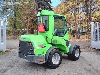 Nakladač Avant 760 DLX - 5