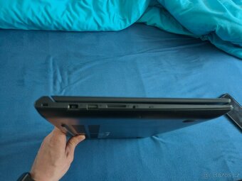 Lenovo IdeaPad Gaming 3 15ARH05 -- 4 hodiny na baterii - 5