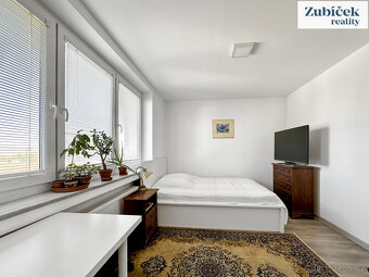 Pronájem výjimečného prostorného bytu 3+1 s krbem, Zlín - ul - 5