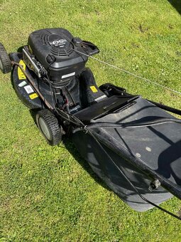 BENZÍNOVÁ SEKAČKA S POJEZDEM - 5