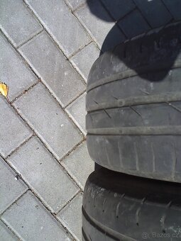 prodám pneu 205/60 r 15  Continental - 5