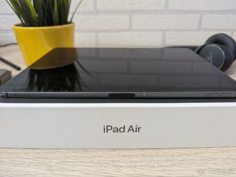 iPad Air 2022 Cellular (5. generace) + příslušenství - 5