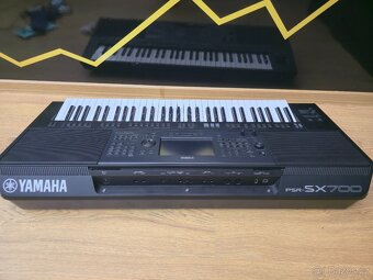 Prodám profesionální klávesy Yamaha PSR-SX700 - 5