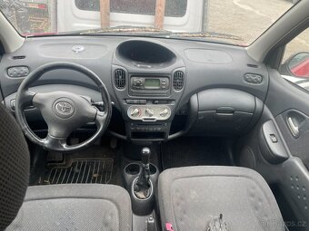Toyota Yaris verso 1,5 77Kw - 5