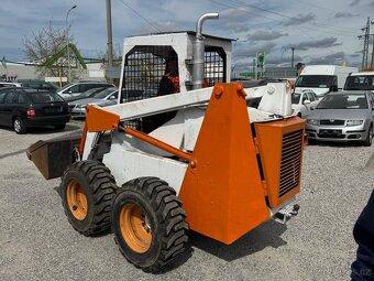 SMYKOVÝ NAKLADAČ BOBCAT 825 - 5