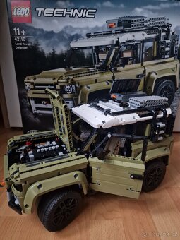 42110 Land Rover Defender - 5