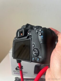 Canon EOS 850D - 5
