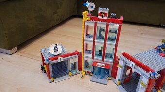 Lego City hasičská stanice 60110 - 5