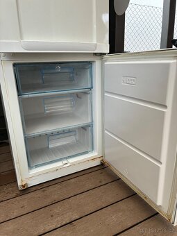 Lednice s mrazákem Electrolux ERB40003W8 - 5