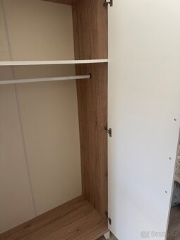 Šatní skříň - 5