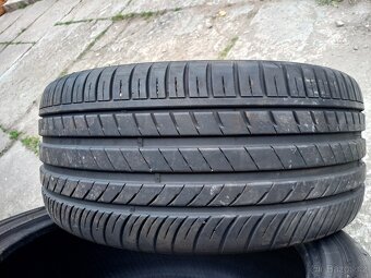 Pneu 275/40 R20 - 5