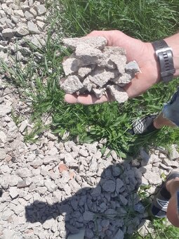 Drtič kamene, betonu , stavební suti - 5