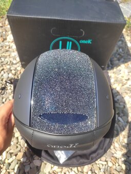 Nová helma ONE K Avance Glitter Chrome Polo - 5