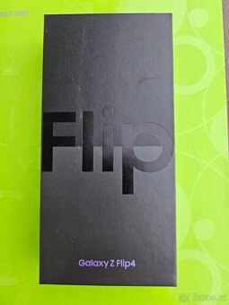 Prodám použitý Samsung Galaxy Z Flip 4 - 5