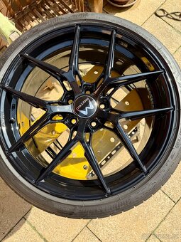 ALU kola Motec Ultimate MCR4, 5x112, velikost 8x18, ET 45 - 5