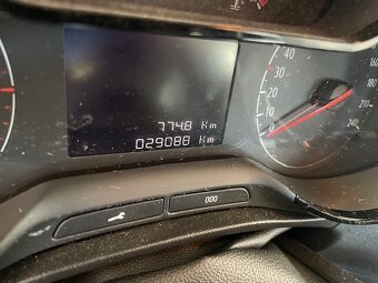 Opel Crossland 1,2 81kw r.v. 2024 najeto 29 088 km - 5