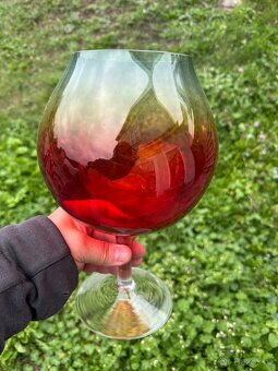 Prodám vázu z rubínového skla - 5