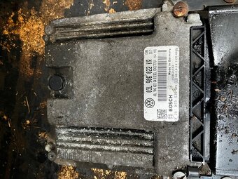 Motor naftový CBBB 2.0TDI 125KW Škoda Superb 2 - 5