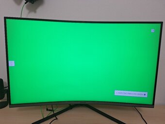 Prohnutý 32" 4K monitor Samsung U32R590 - 5