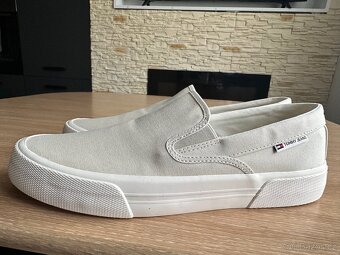 Nové Tommy Hilfiger vel.44. - 5