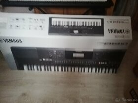 Prodám elektronické klávesy Yamaha s kompletní výbavou stoja - 5