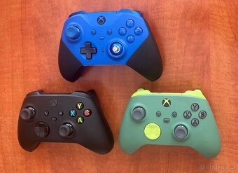 2x Xbox Wireless Controller + 1x Xbox Elite Series 2 - 5