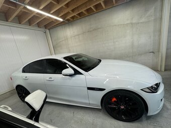 Jaguar XE 2.0i R Sport Dynamic - 241 hp - 5