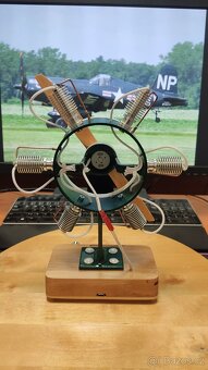 DIY stolní větrák - styl Vought F4U Corsair - Cam Harris - 5