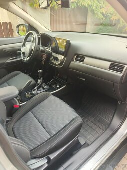 Mitsubishi Outlander III 2.0i - 5