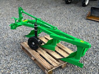 Tříradličný pluh troják za traktor - 5