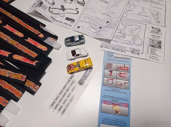 Hot Wheels balení drah + 3 autíčka - 5