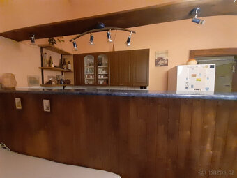 kuchyňská linka do U s vysokým barem - 5