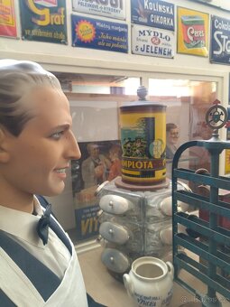 Staré figuriny,reklamní cedule,historie obchodu a řemesel - 5