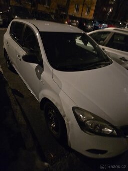 KIA CEED 2010 .....1,4 benzin, prvni majitel - 5